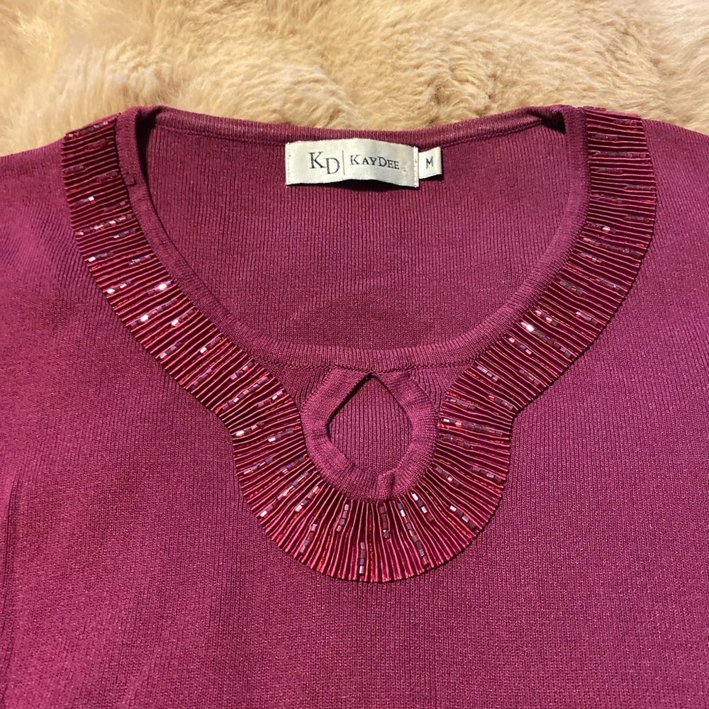 KD woman’s elbow length sleeve shirt